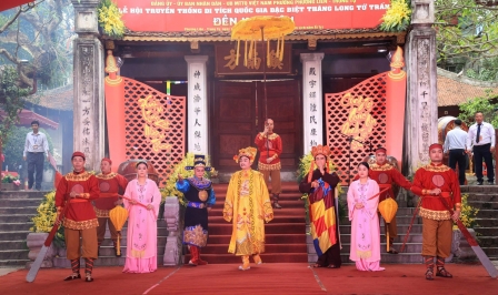 Linh thiêng Lễ hội đền Kim Liên