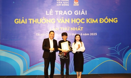NXB Kim Đồng trao Giải thưởng Văn học Kim Đồng lần thứ nhất