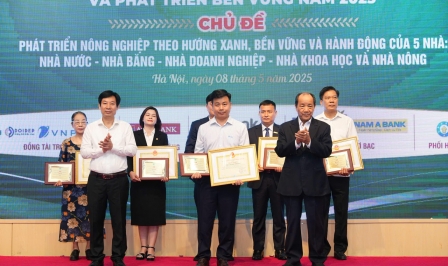 Doanh nghiệp đồng hành cùng nhà nông và phát triển bền vững
