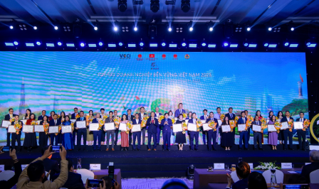 Top 100 Doanh nghiệp bền vững Việt Nam 2025 được vinh danh