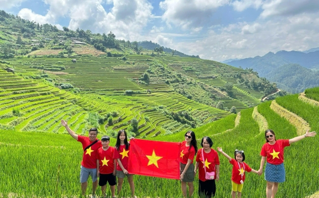 Chào mừng kỷ niệm 50 năm ngày giải phóng miền Nam thống nhất đất nước (30/04/1975-30/04/2025): Tự hào đi lên ôi Việt Nam
