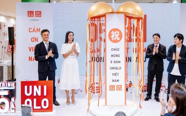 UNIQLO chinh phục khách hàng bằng chất lượng cùng cam kết phát triển bền vững