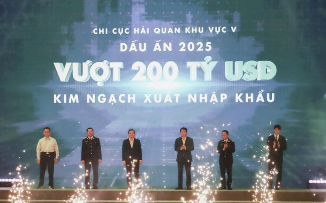 Lần đầu tiên kim ngạch xuất nhập khẩu Bắc Ninh và Thái Nguyên vượt mốc 200 tỷ USD