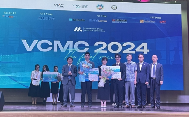 Giải Vàng chung kết Cuộc thi Hòa giải Thương mại Việt Nam - VCMC 2024 gọi tên Trường Đại học Luật Hà Nội