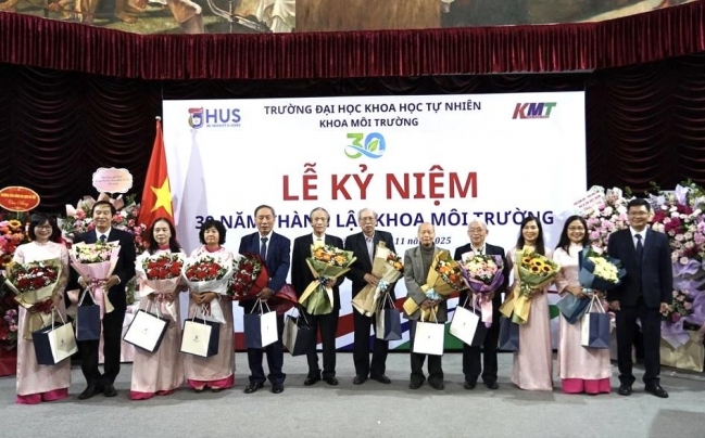 Khoa Môi trường - Đại học Khoa học Tự nhiên: 3 thập kỷ kiến tạo tri thức xanh