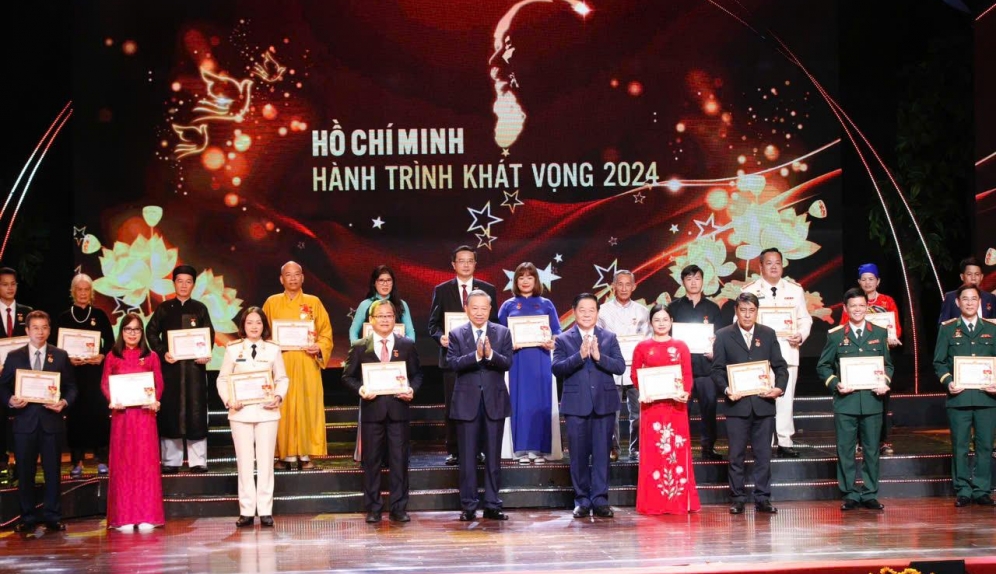 Hồ Chí Minh - Hành trình khát vọng 2024: Tôn vinh 25 điển hình tiêu biểu trong học tập và làm theo tư tưởng, đạo đức, phong cách Hồ Chí Minh