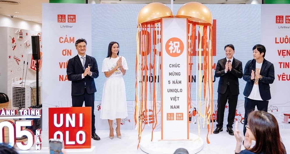 UNIQLO chinh phục khách hàng bằng chất lượng cùng cam kết phát triển bền vững