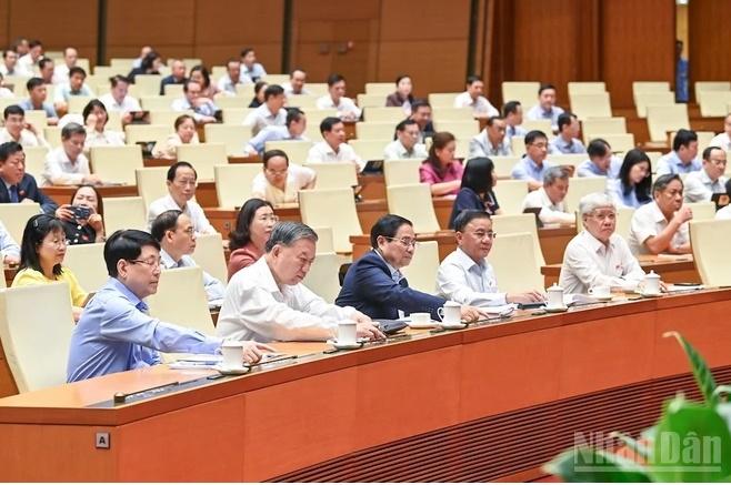 Quốc hội thông qua Nghị quyết sửa đổi, bổ sung một số điều của Hiến pháp